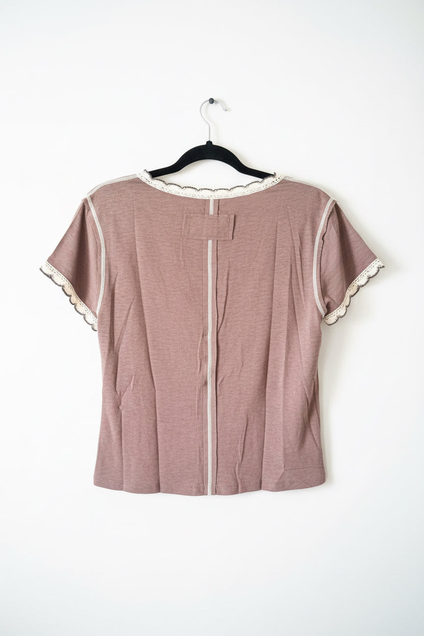 POL Scalloped Crochet Trim V-Neck Top in Mauve