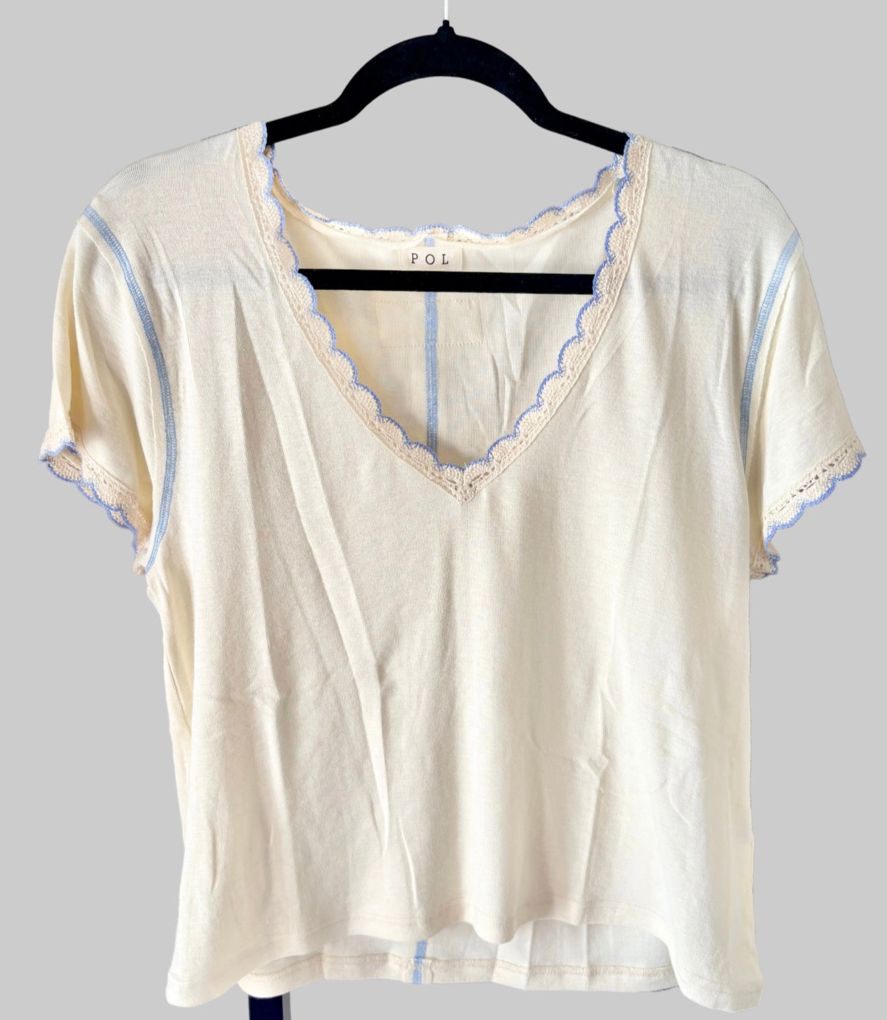 POL Boho Crochet Lace V-Neck Top – Cream with Blue Scalloped Trim