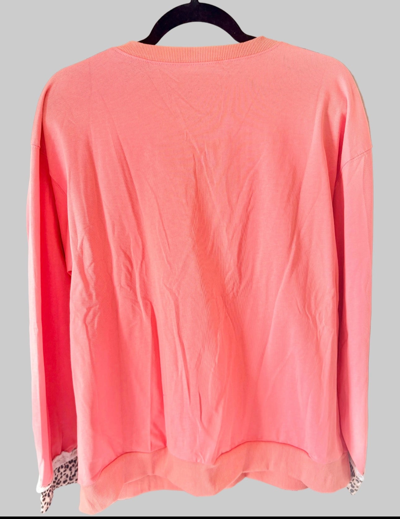 Shiraleah "Leopard Bows" Graphic Sweatshirt – Coral Pink