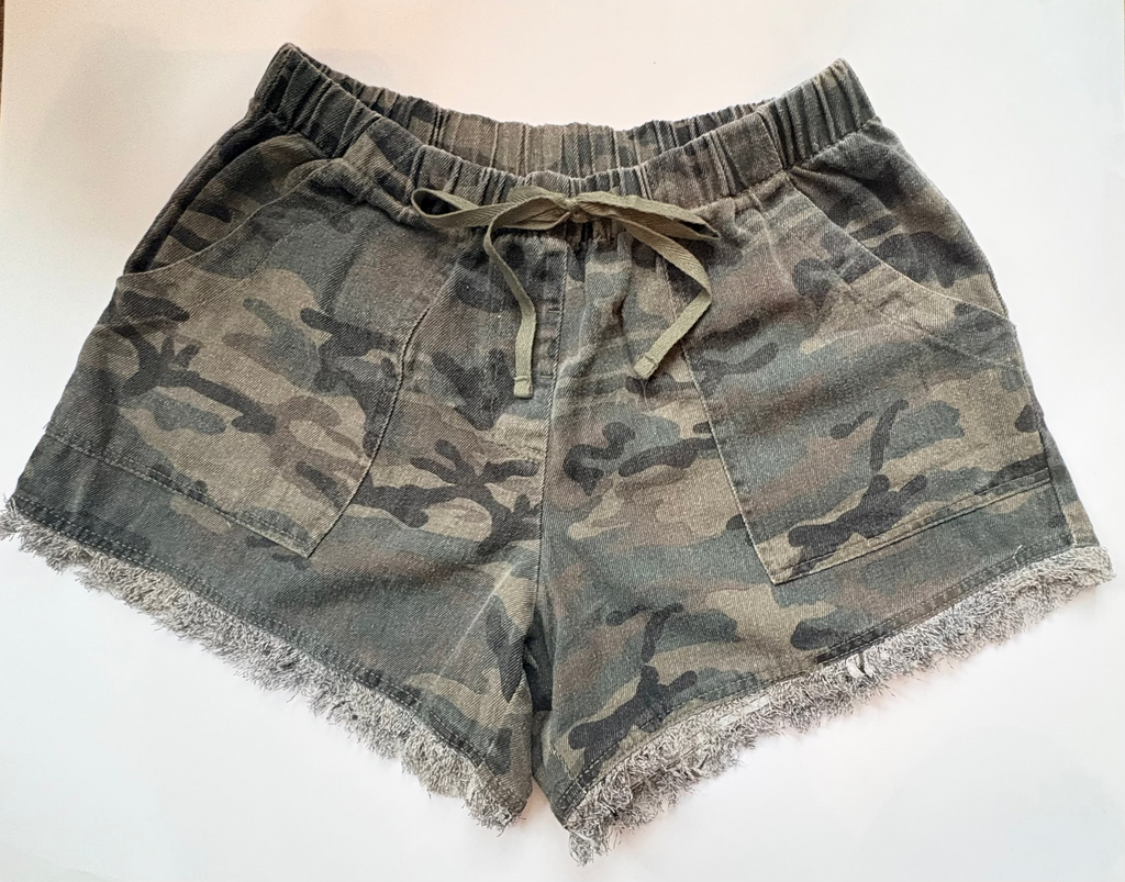 Camo Print Raw Hem Drawstring Lounge Shorts – Olive/Charcoal
