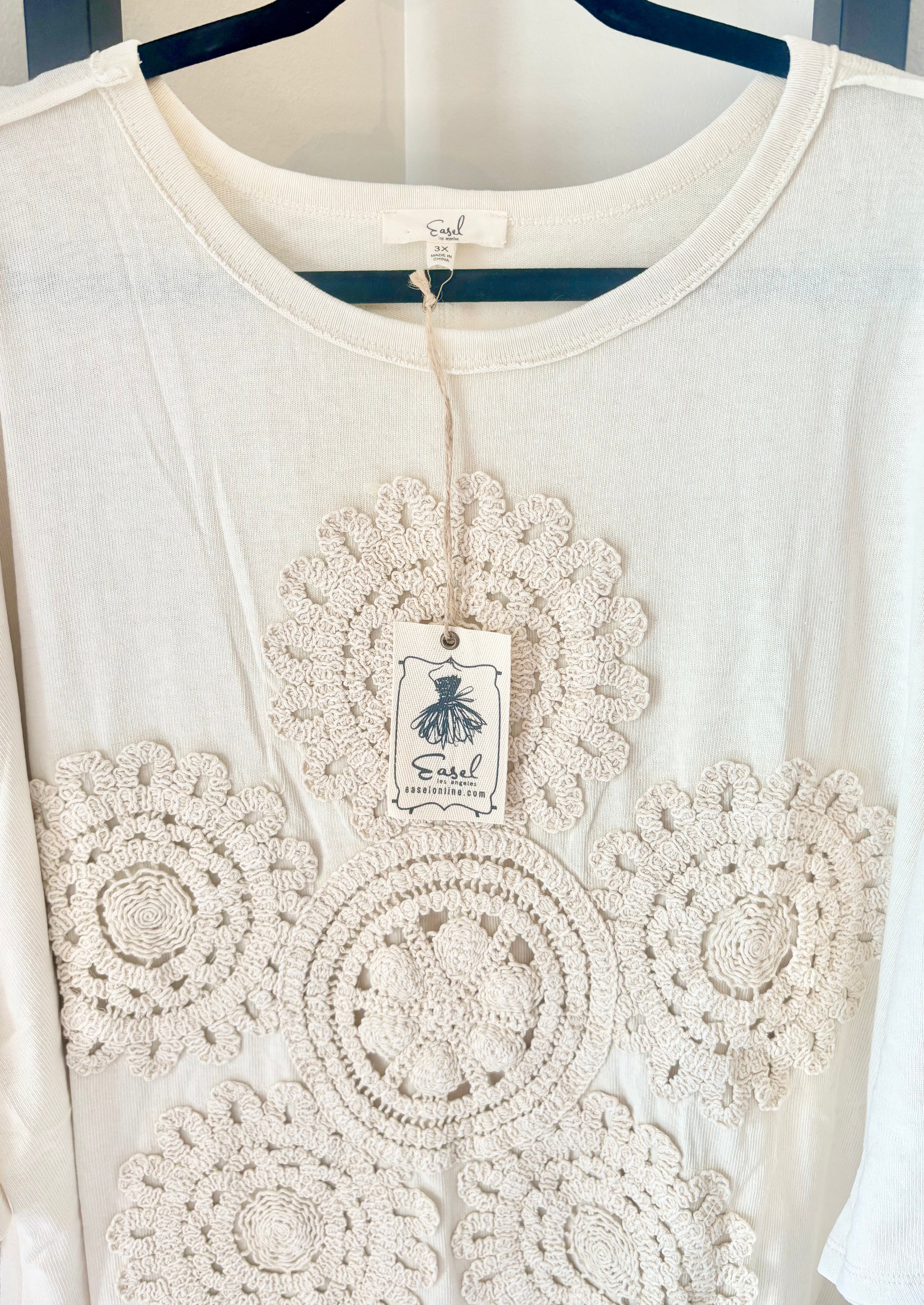 Easel Bohemian Crochet Medallion Tunic – Ivory Cream