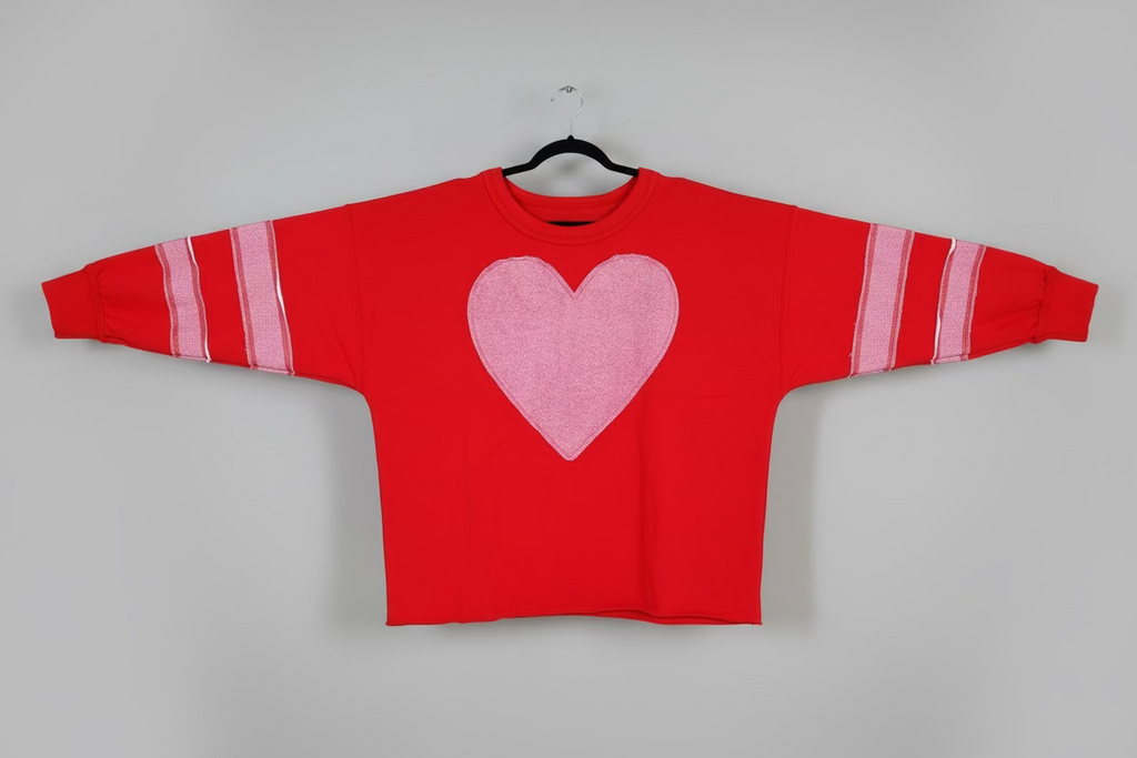 Heart Patchwork Raw-Edge Pullover – Red & Pink